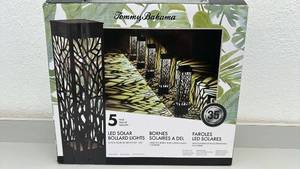 lot 23 image: Tommy Bahama 5-Pack LED Solar Bollard Lights