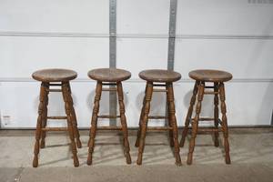 lot 2 image: (4ct) Wooden Bar Stools 30 tall