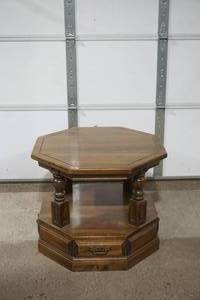 lot 5 image: Wooden Side Table 26 diameter by 21 tall