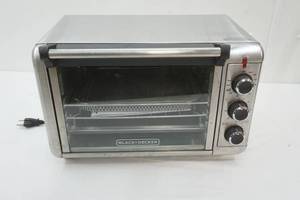 lot 23 image: Black & Decker Toaster Oven