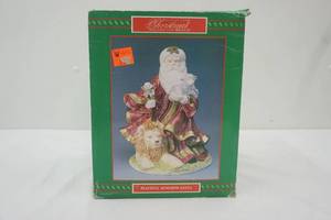 lot 45 image: House of Lloyd Peaceful Kingdom Santa Figurine