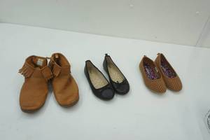 lot 51 image: Girls Shoes Size 2 & 13