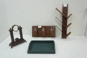 lot 68 image: Wooden Decor