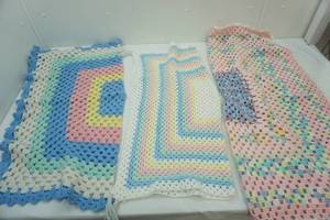 lot 77 image: (3ct) Baby Afghans
