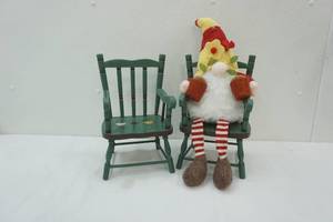 lot 113 image: small wood chairs