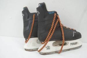 lot 123 image: ice skates