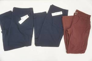lot 128 image: Womens Pants NEW Size XL (2ct) & 1231