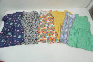 lot 129 image: Girls Size 67 Dresses