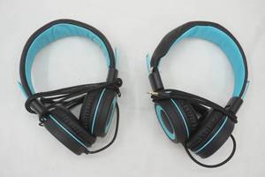 lot 145 image: Plug-In Headphones (2ct)