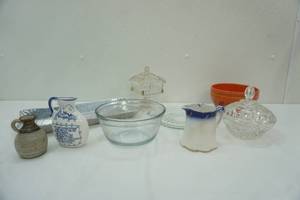 lot 146 image: Vintage Jeannette Glass Company Wedding Compote and Other Glass, Ceramic, Potter, Metal Decor