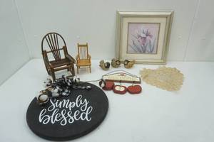 lot 158 image: Home Decor