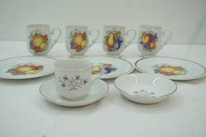 lot 176 image: Vintage China Dinnerware