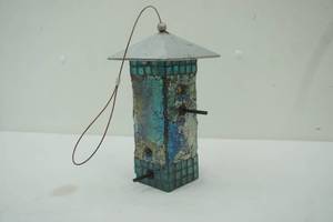 lot 183 image: GlassStone Bird Feeder 9.5 tall