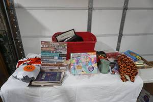 lot 199 image: NEW Womens Purses, Halloween Costumes, Decor, Household