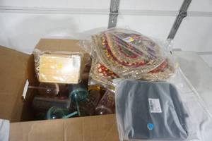 lot 243 image: NEW Braided Heart Rugs, Kids Cups wlids and Straws, Silicone Kitchenware