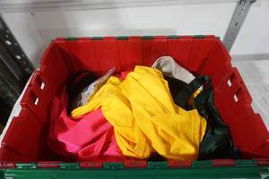 lot 285 image: NEW Womens Clothes