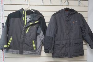 lot 315 image: Boys Winter Jackets Size 67 (2ct)
