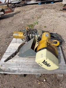 lot 3 image: (2) Yale 3-phase Electric Chain hoists