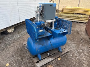 lot 2 image: Quincy Air Compressor, model QTS3QCB