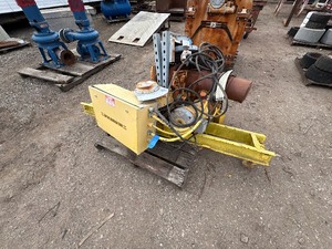 lot 6 image: Space master crane hoist