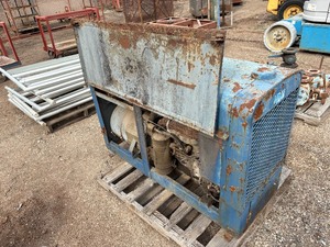 lot 24 image: Lincoln Shield Arc DC Arc Welder, SA-200-F163
