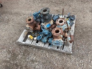lot 50 image: Pallet of Various type Valves. The smaller have hand lever handles