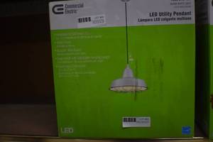 lot 25 image: Pendant Light