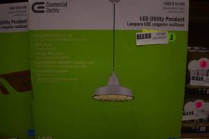 lot 27 image: Pendant Light