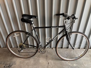 lot 709 image: Trek 750 Hybrid Bicycle - Size Medium