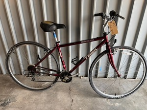 lot 716 image: Trek 720 Hybrid Bicycle - Size Small