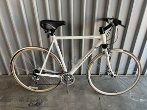 lot 728 image: Cannondale Silk Road 500 Hybrid Bicycle - Size Large