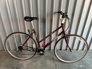 lot 756 image: Trek 720 Step-Thru Hybrid Bicycle - Size Medium