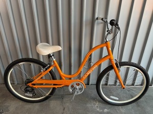 lot 758 image: Electra Townie 7d Cruiser Bicycle