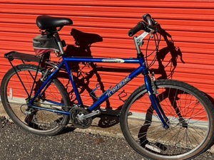 lot 764 image: Trek Millenia Hybrid Bicycle