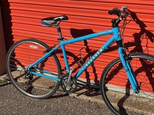 lot 774 image: Cannondale Silk 400 Hybrid Bicycle - Size Medium
