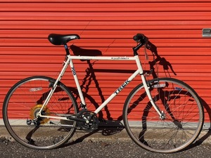lot 781 image: Trek 700 Hybrid Extra Large Bicycle