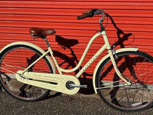 lot 785 image: Electra Cruiser Bicycle - Size Medium