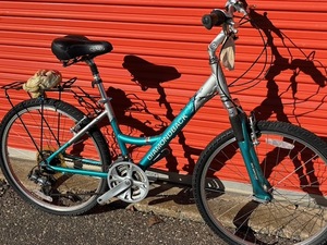 lot 793 image: Diamondback Step Thru Hybrid - Size Medium