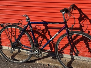lot 799 image: Trek 750 Hybrid Bicycle - Size Large