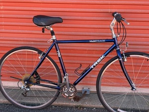 lot 963 image: Trek 750 Hybrid Bicycle - Size Medium  Large