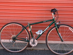 lot 972 image: Trek 730 Hybrid Bicycle - Size Small
