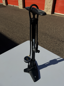 lot 1001 image: Vibrelli Bicycle Floor Pump