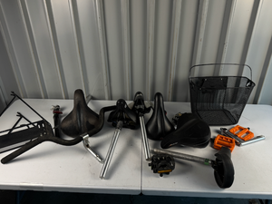 lot 1031 image: Lot of Bicycle Parts