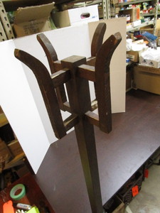 lot 11 image: Hall Tree