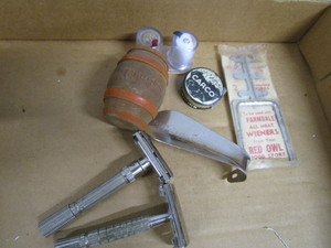 lot 20 image: Gillete, Red Wing, Red Owl