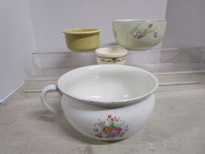 lot 33 image: Bowls wHalls, Chamber Pot