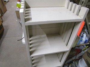 lot 51 image: Arts & Crafts Style Bookshelf