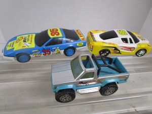 lot 117 image: Toy Cars, Tin Box