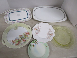 lot 128 image: Fancy Serving Plates