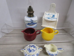 lot 154 image: Blue & White Collectibles
